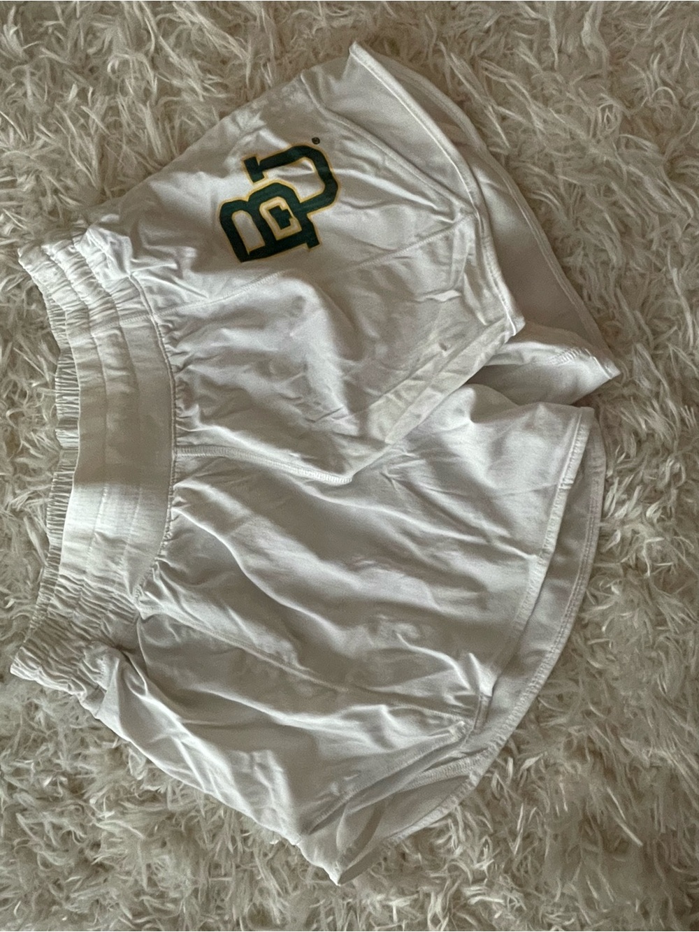 Lululemon white Baylor Hotty hot high-rise 2.5” shorts